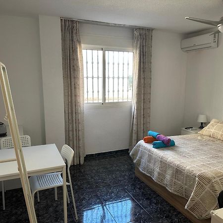 Almeria Centro Habitacion Privada En Apartamento Compartido Exterior foto