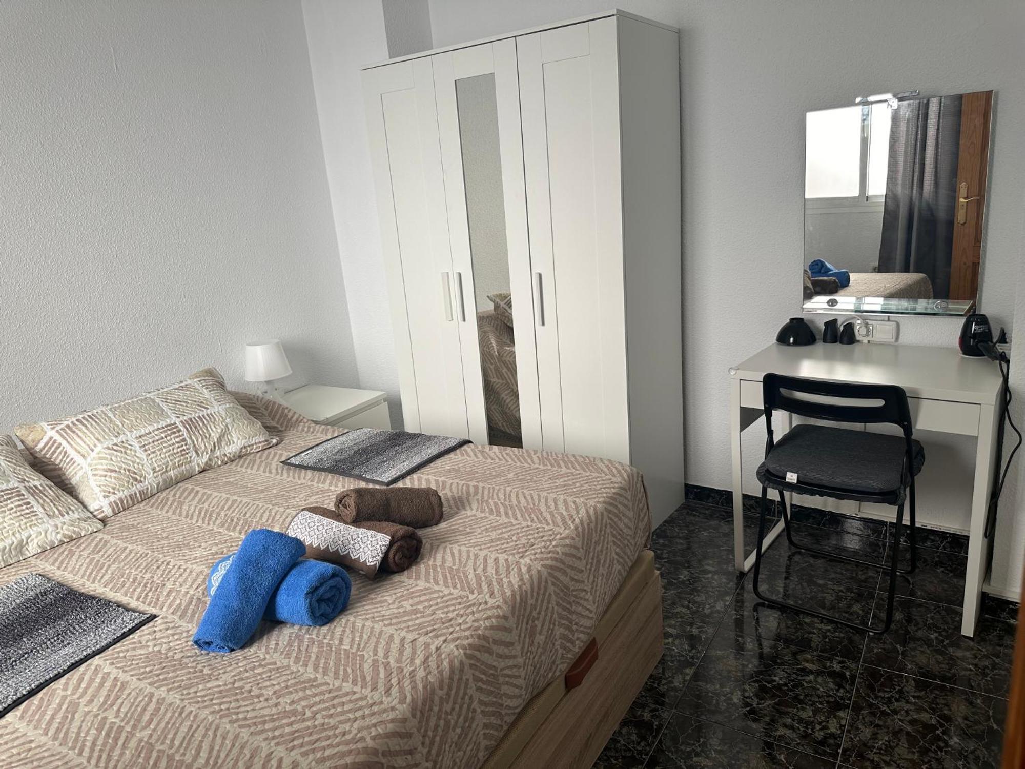 Almeria Centro Habitacion Privada En Apartamento Compartido Exterior foto
