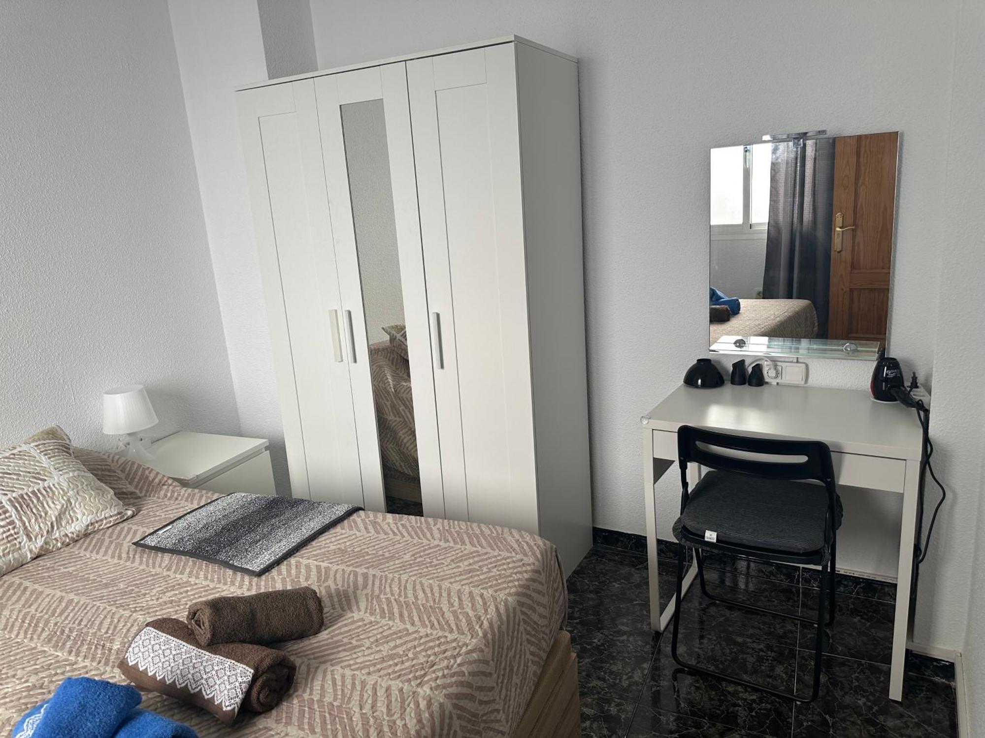 Almeria Centro Habitacion Privada En Apartamento Compartido Exterior foto