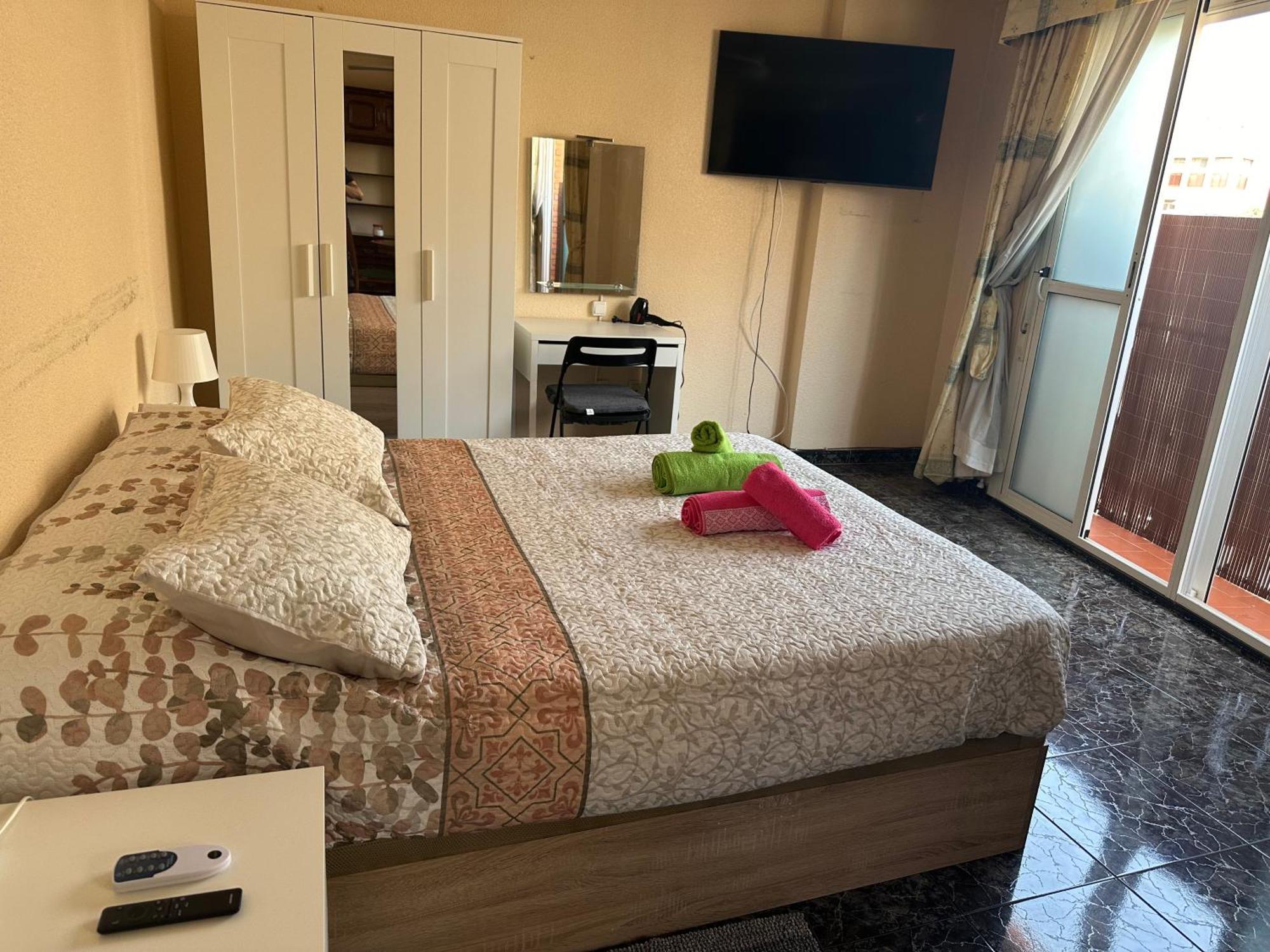 Almeria Centro Habitacion Privada En Apartamento Compartido Exterior foto