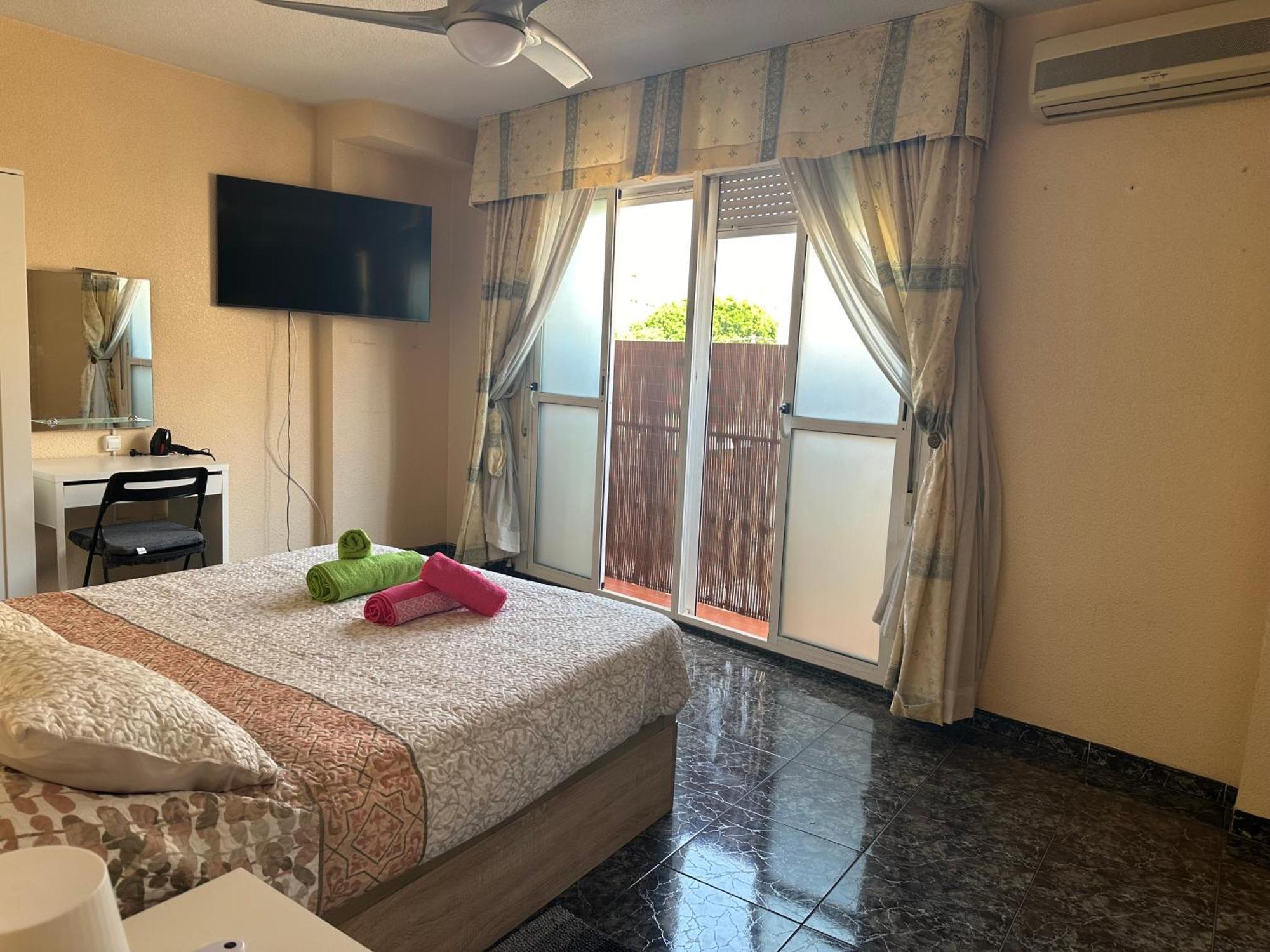 Almeria Centro Habitacion Privada En Apartamento Compartido Exterior foto