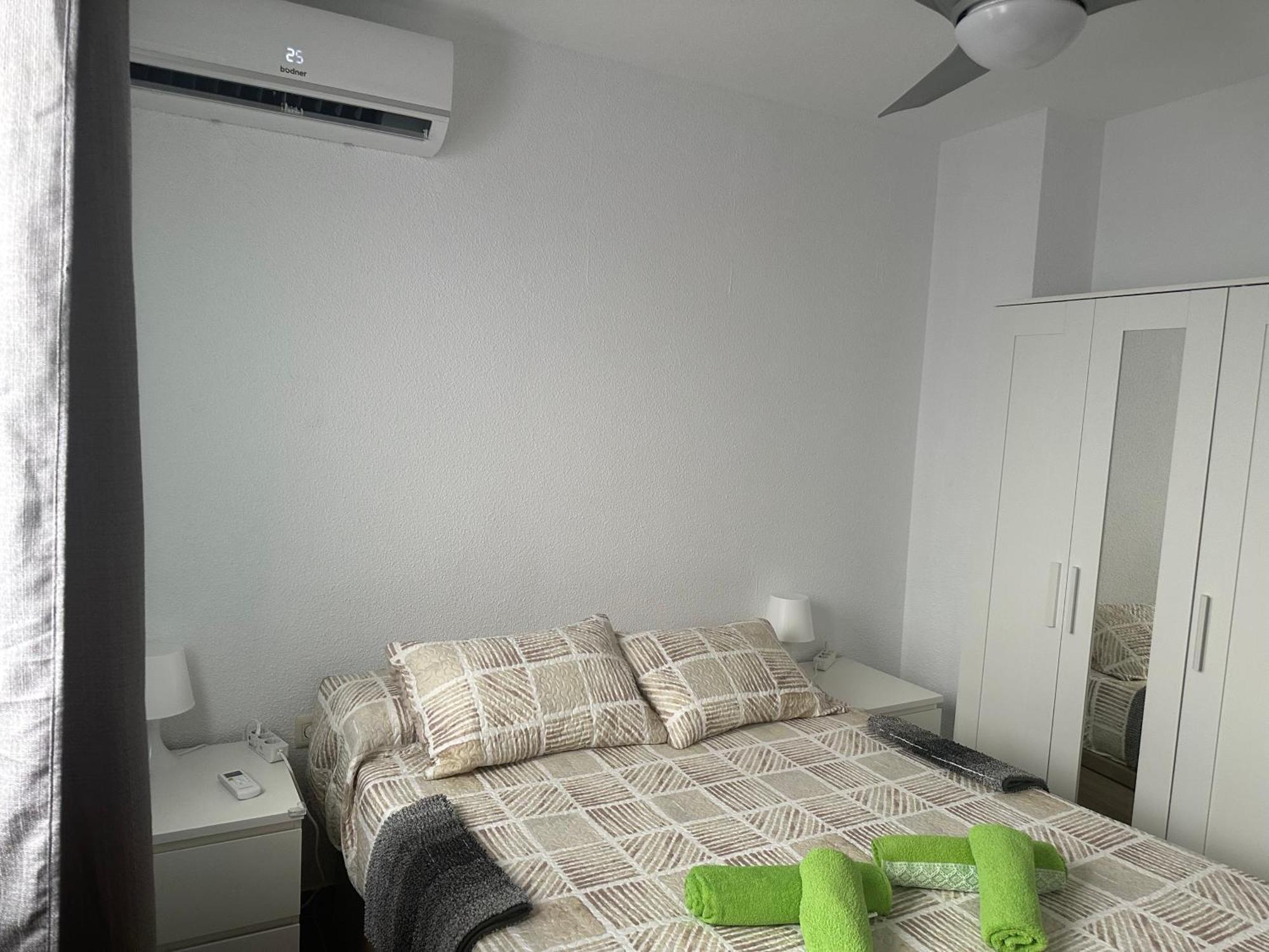 Almeria Centro Habitacion Privada En Apartamento Compartido Exterior foto