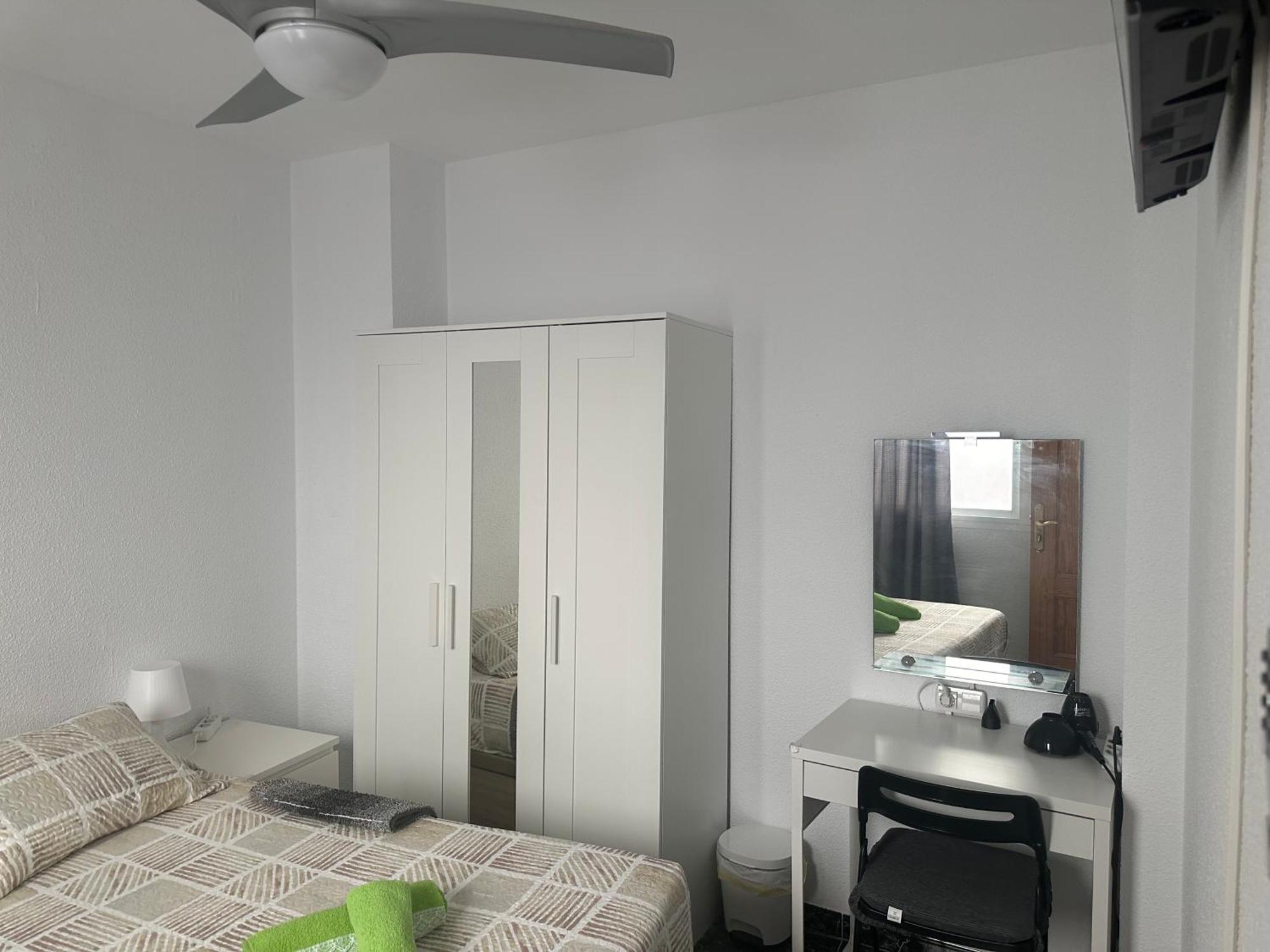 Almeria Centro Habitacion Privada En Apartamento Compartido Exterior foto