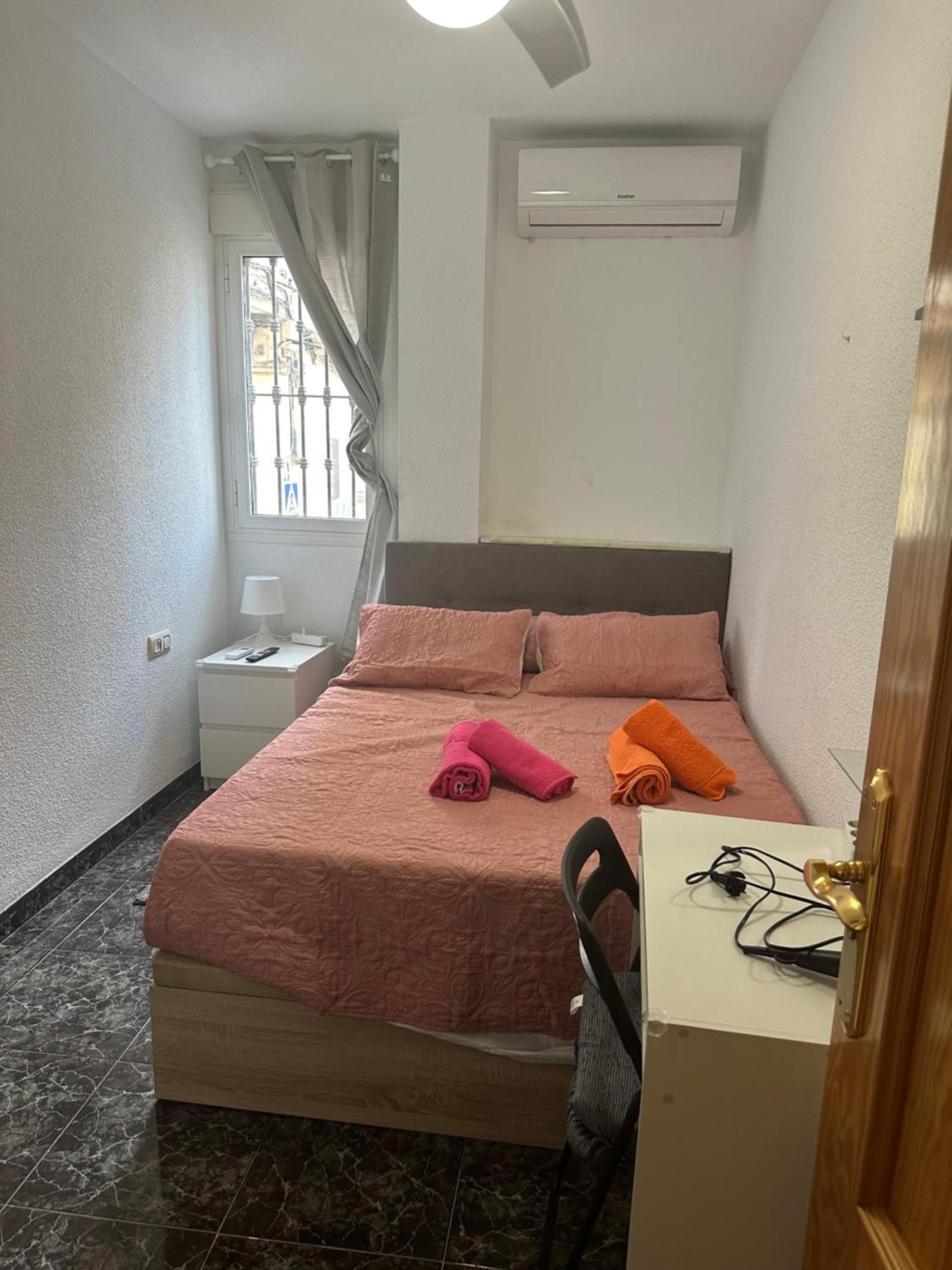 Almeria Centro Habitacion Privada En Apartamento Compartido Exterior foto